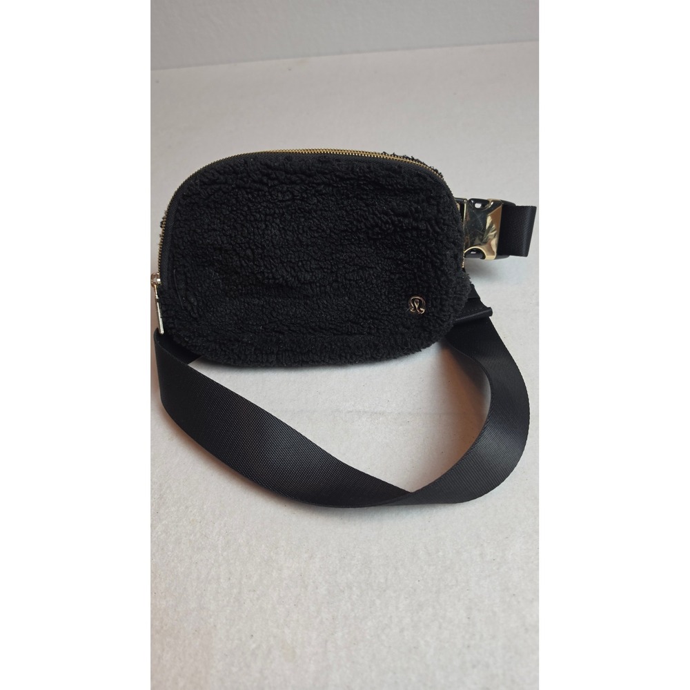 Lululemon Everywhere Belt Bag Black Fleece Sherpa Gold Hardware Waist Pack 1L
